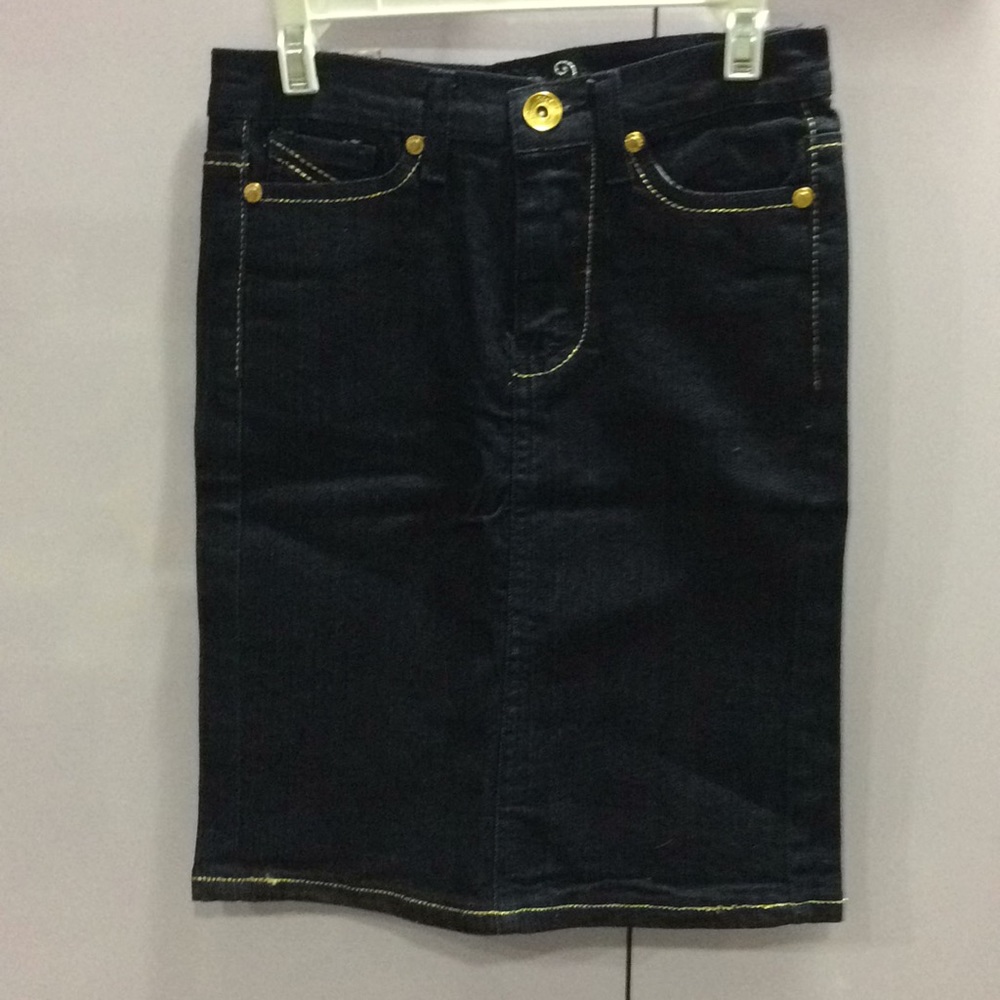 Cute denim  pencil skirt for little girls. 4,5,6